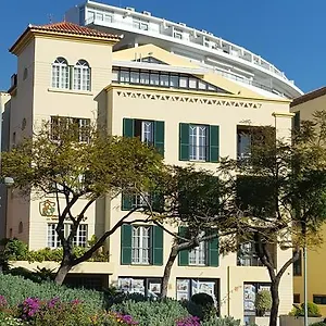 https://apartments-avenue-park-funchal.madeira-islandshotels.com