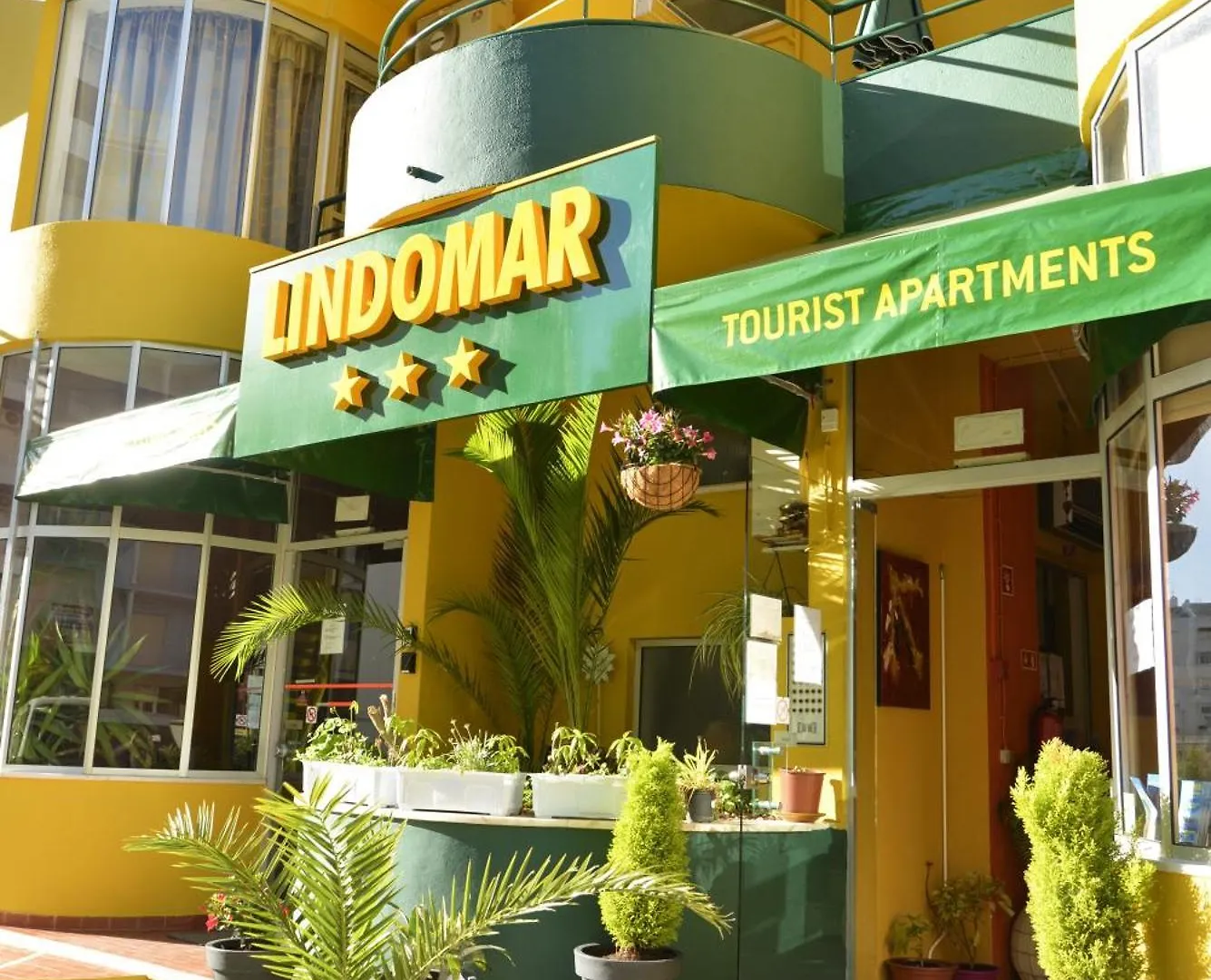 Aparthotel Apartamentos Turisticos Lindomar Armacao de Pera