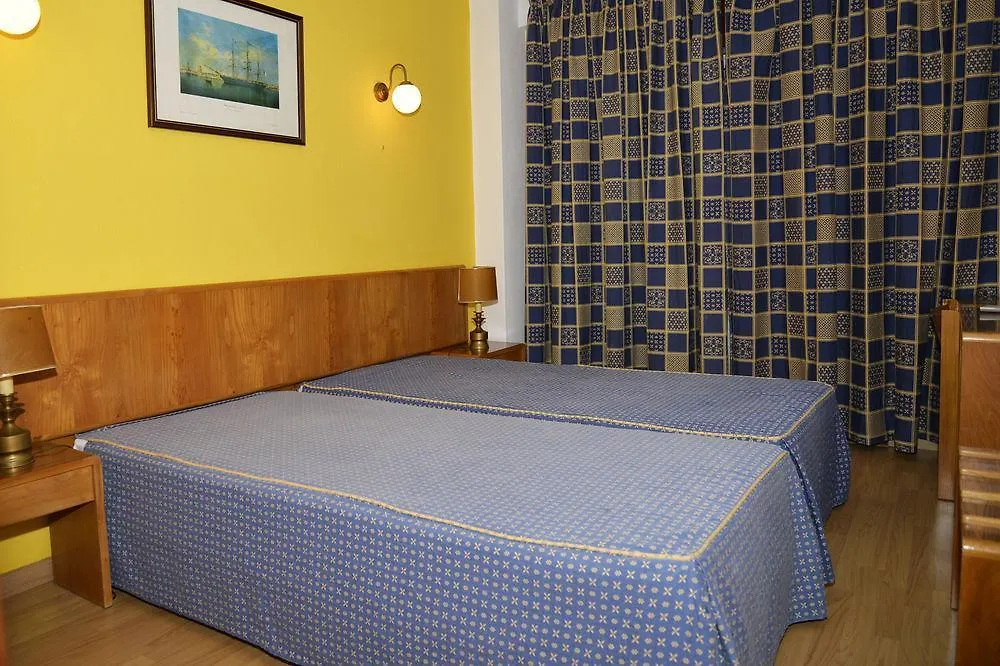 Apartamentos Turisticos Lindomar Armacao de Pera 3*,  Portugal