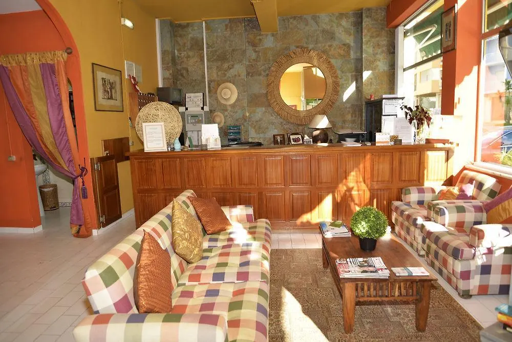 Apartamentos Turisticos Lindomar Armacao de Pera 3*,