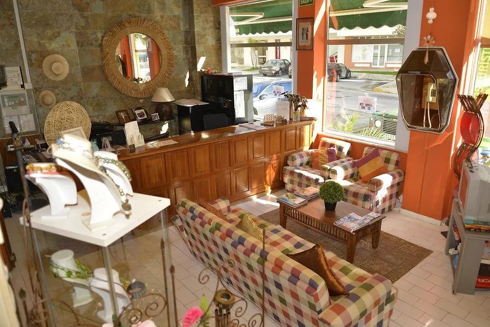 Apartamentos Turisticos Lindomar Armacao de Pera