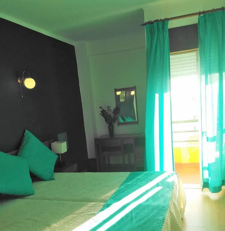 Apartamentos Turisticos Lindomar Armacao de Pera Aparthotel