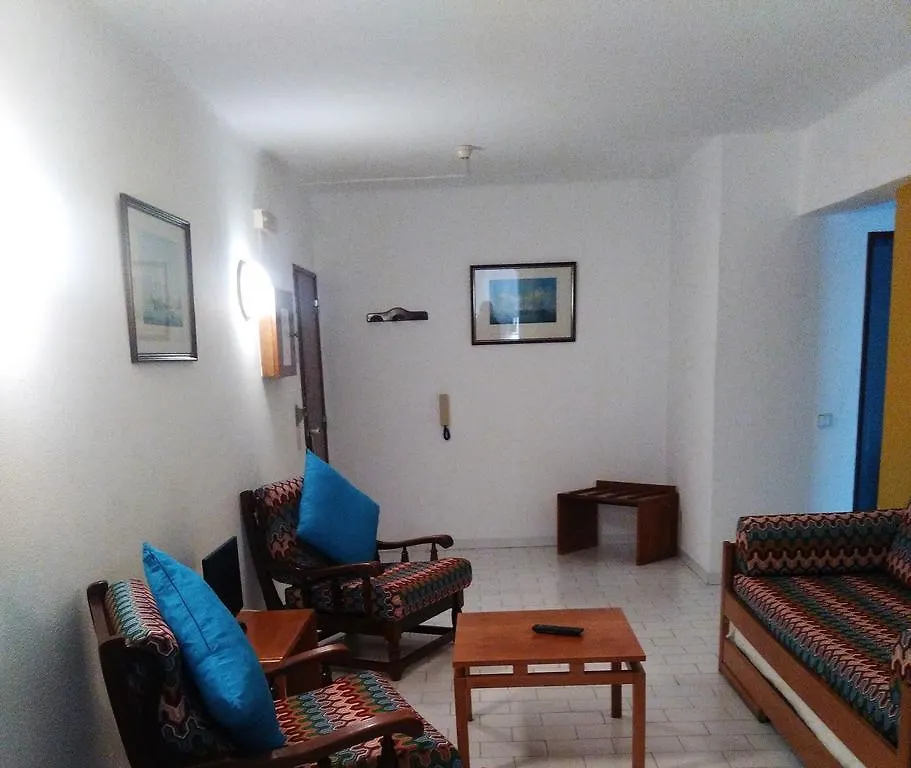Apartamentos Turisticos Lindomar Armacao de Pera 3*,