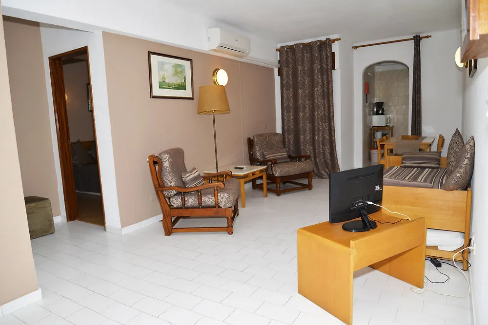 Apartamentos Turisticos Lindomar Armacao de Pera 3*,  Portugal