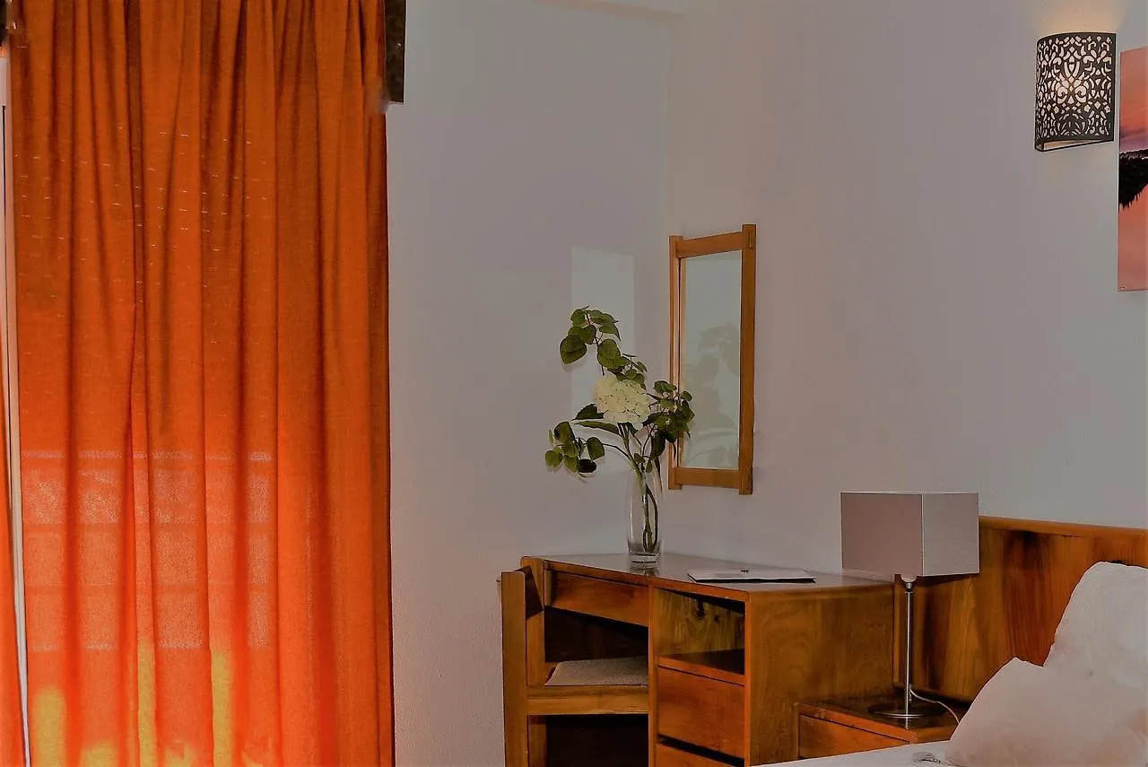 Aparthotel Apartamentos Turisticos Lindomar Armacao de Pera