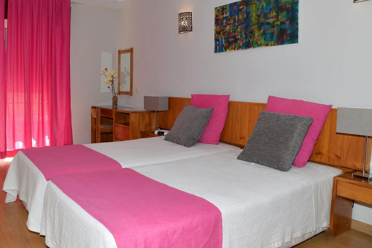 Apartamentos Turisticos Lindomar Armacao de Pera 3*,  Portugal