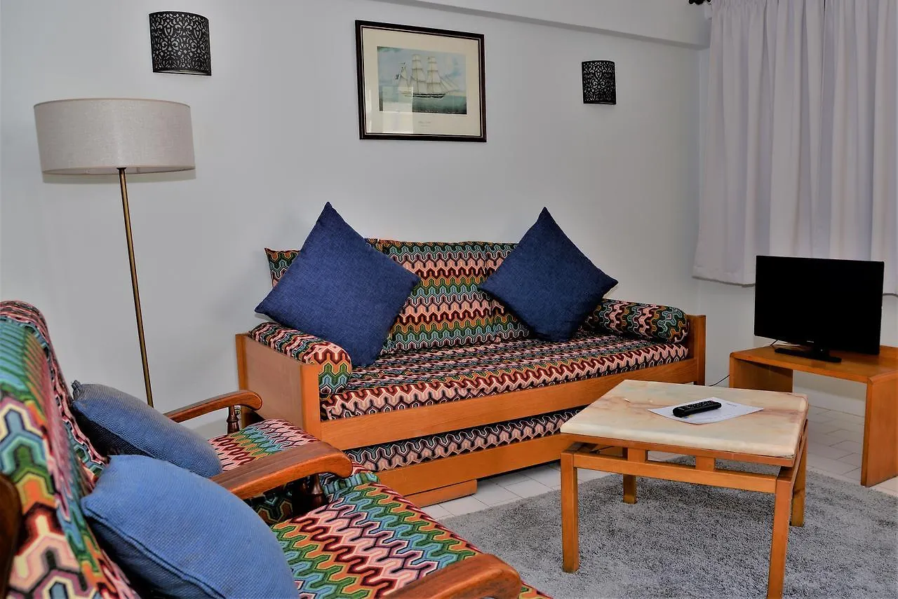 Apartamentos Turisticos Lindomar Armacao de Pera 3*,