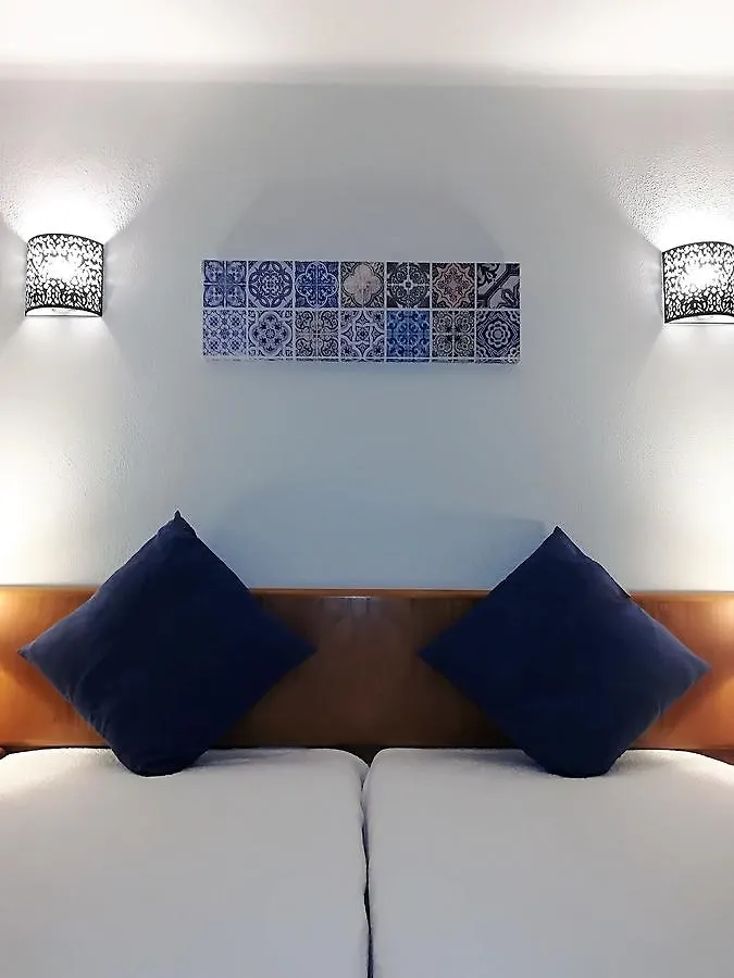 Apartamentos Turisticos Lindomar Armacao de Pera 3*,