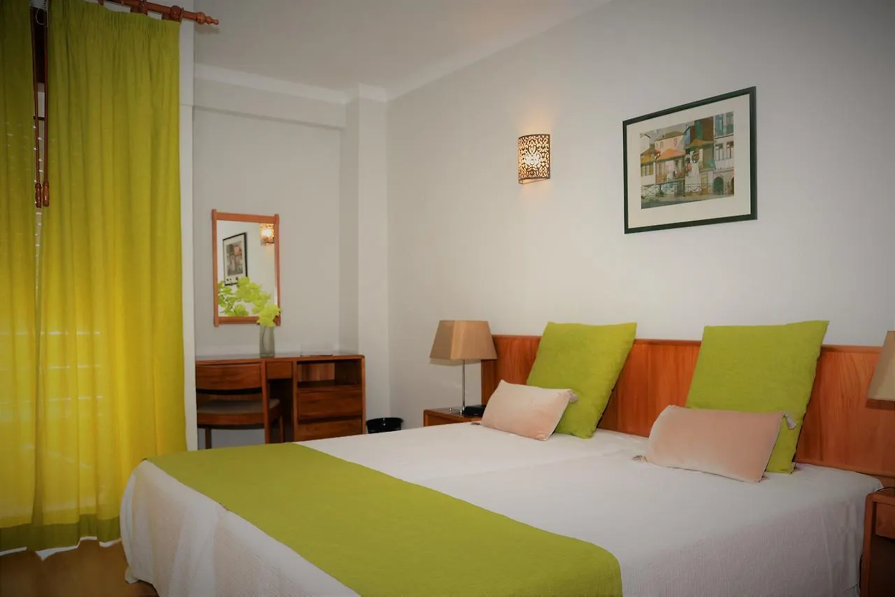 Aparthotel Apartamentos Turisticos Lindomar Armacao de Pera