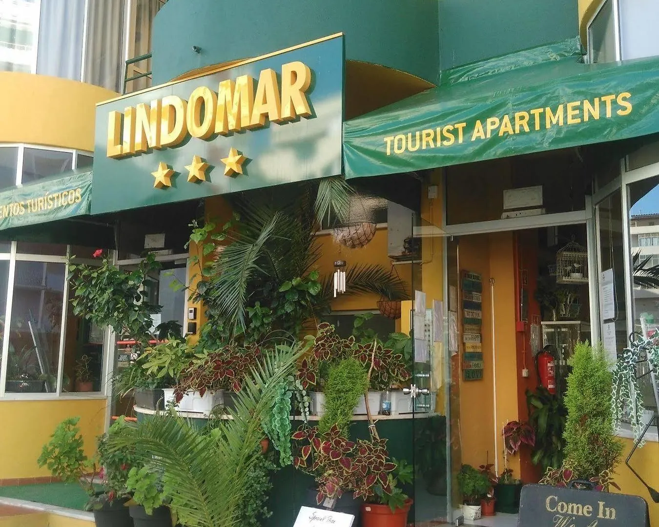 Apartamentos Turisticos Lindomar Armacao de Pera Aparthotel