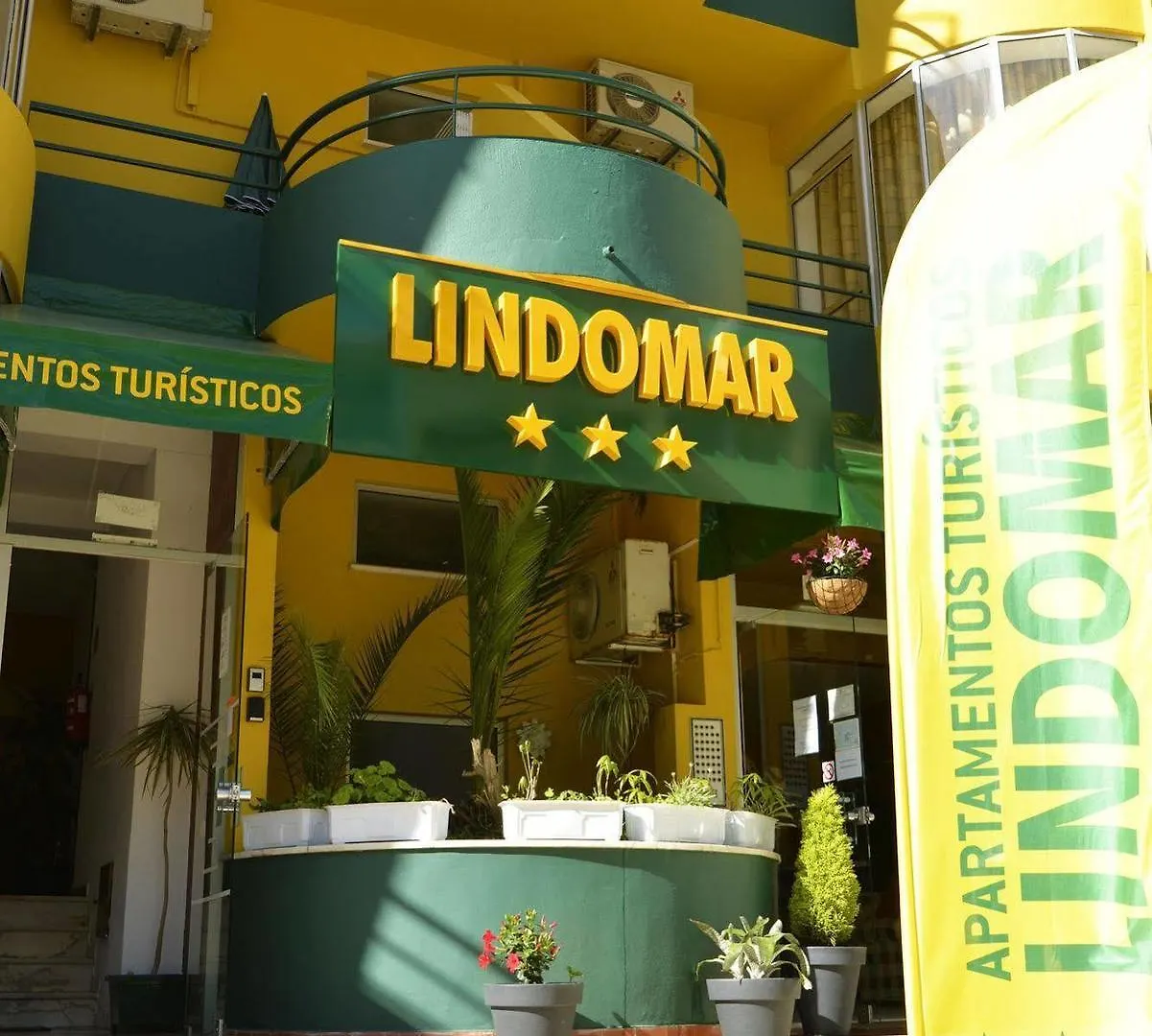 Apartamentos Turisticos Lindomar Armacao de Pera Aparthotel