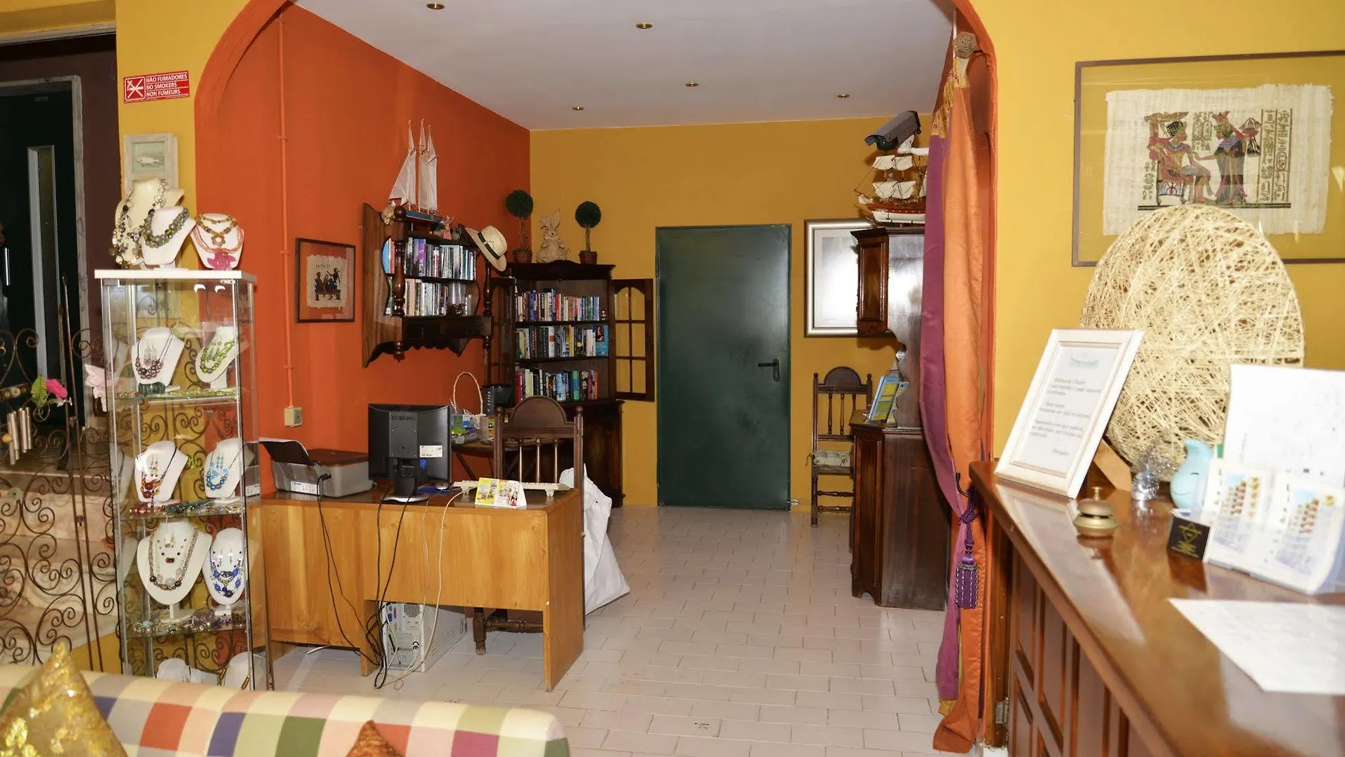 Apartamentos Turisticos Lindomar Armacao de Pera