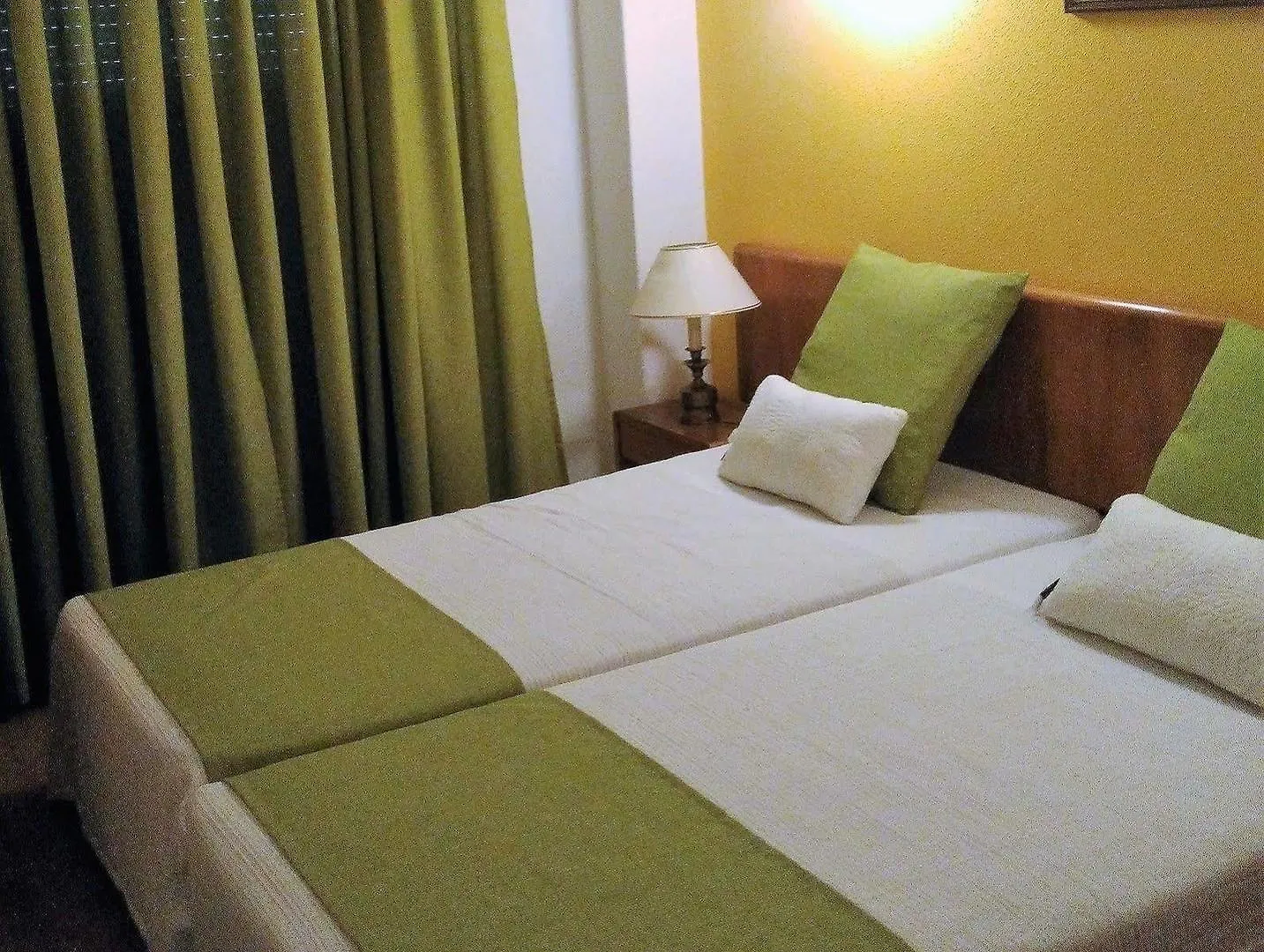 Apartamentos Turisticos Lindomar Armacao de Pera Aparthotel
