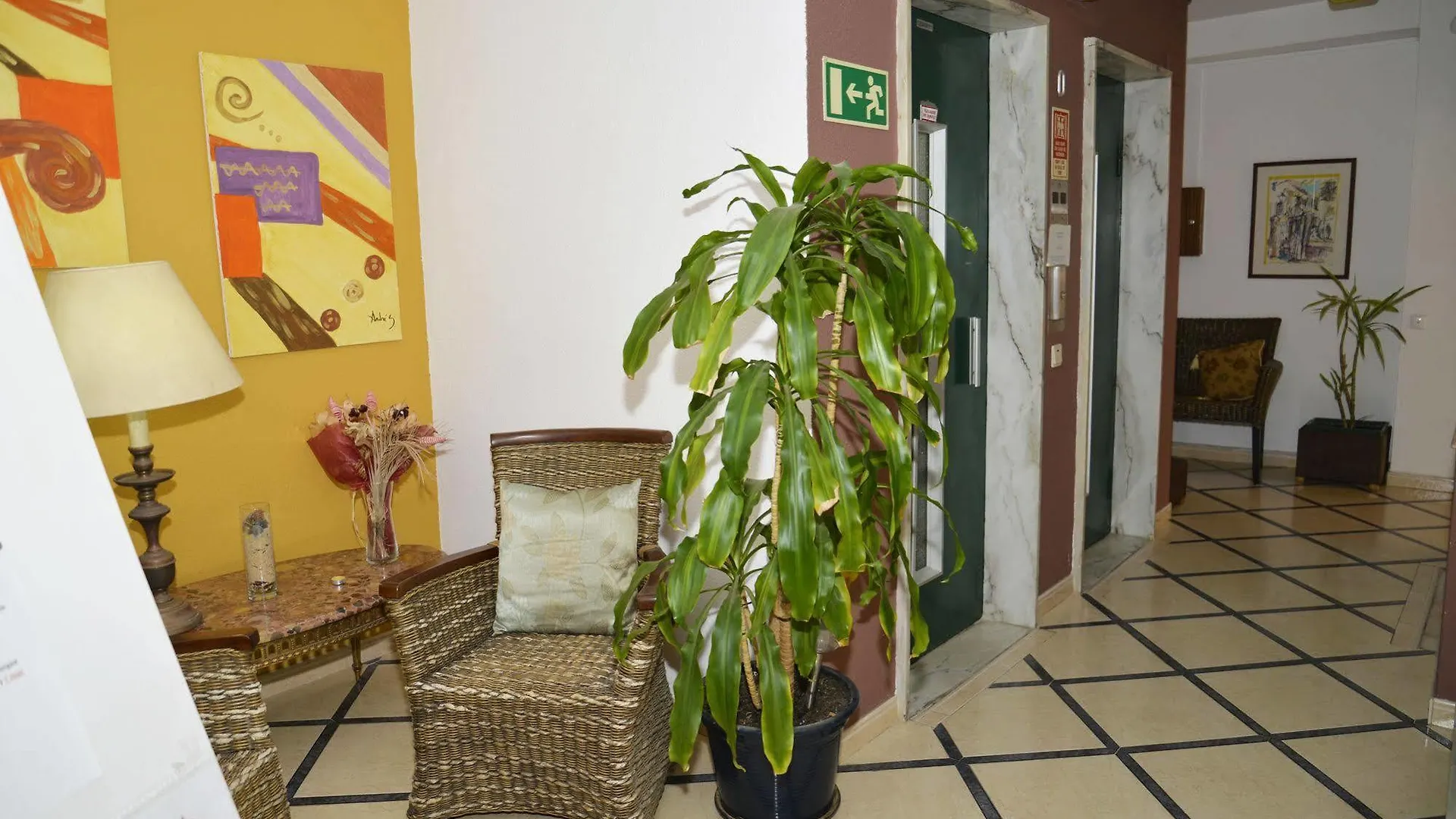Apartamentos Turisticos Lindomar Armacao de Pera 3*,